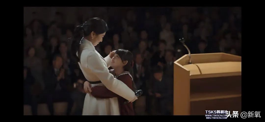 长得姬里姬气配一脸，实际上却是正版和盗版的差别？