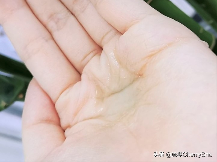 4款便宜又大碗的爽肤水：秋冬更要水水嫩嫩