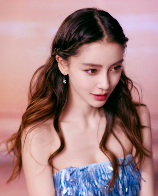 离婚2个月,再看黄晓明和杨颖的境遇,夫妻差距一目了然