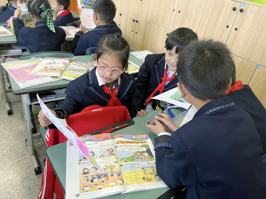 双流区英语教研员尚梅林莅临双实外指导二年级英语区级公开课