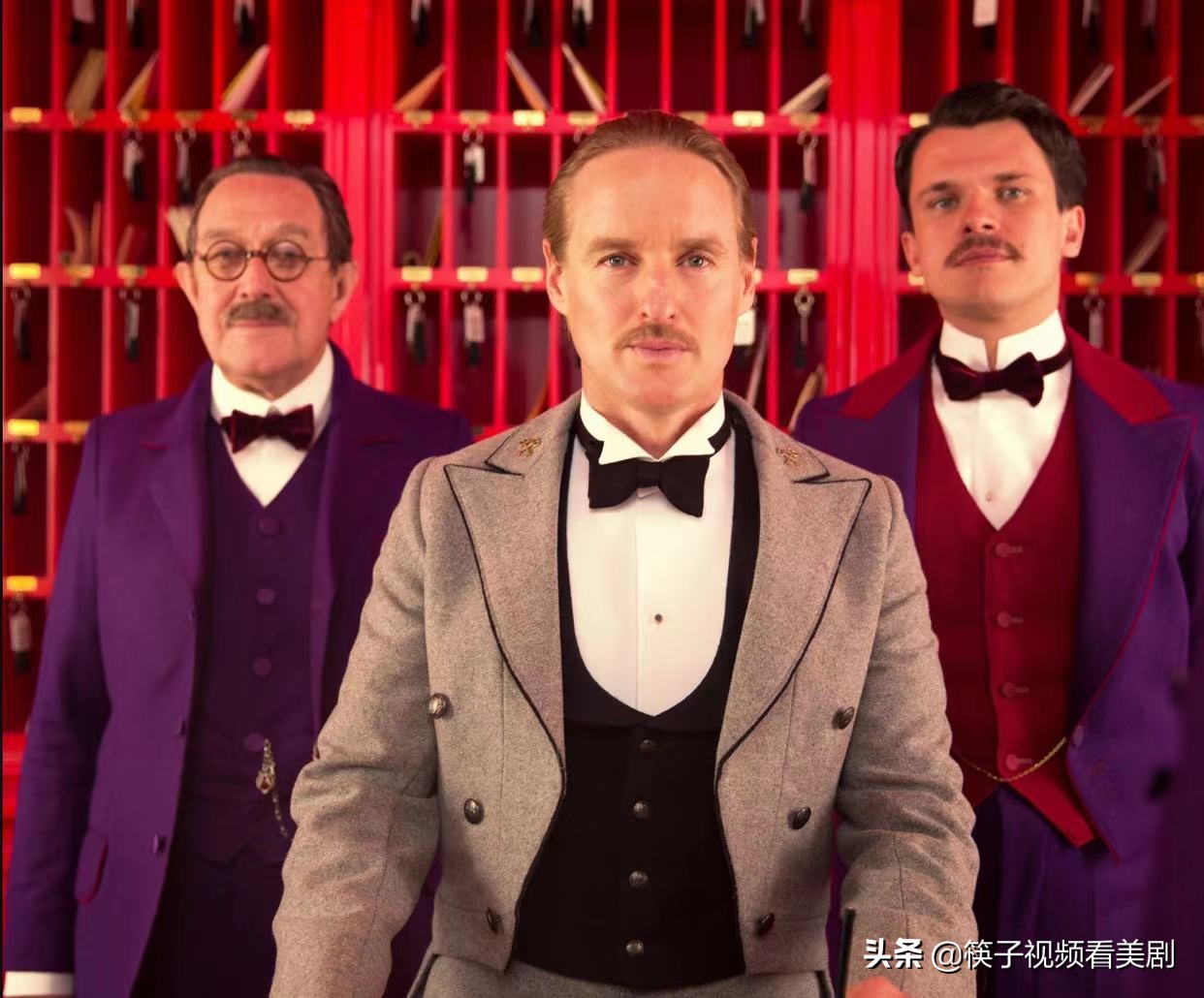 《布达佩斯大饭店》到底是讲什么故事？优点有哪些？