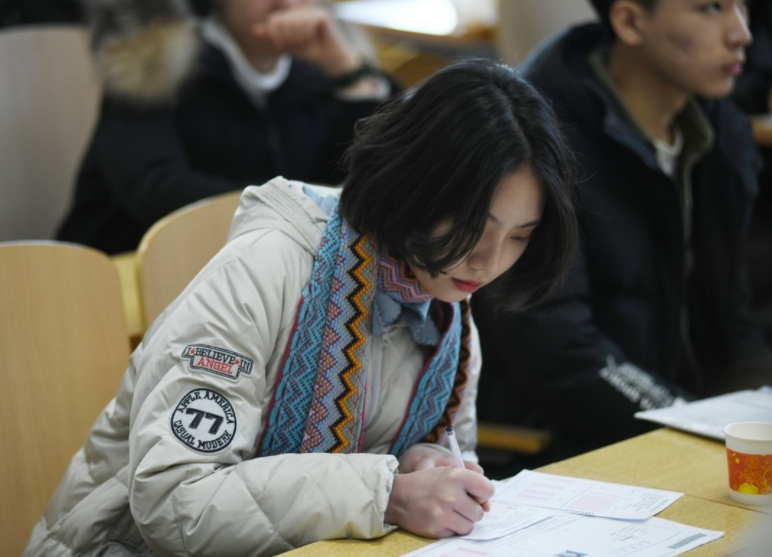 大学生毕业难度加大，2022年或将实行，学生提前了解有好处