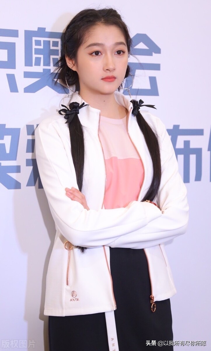 人间极品关晓彤