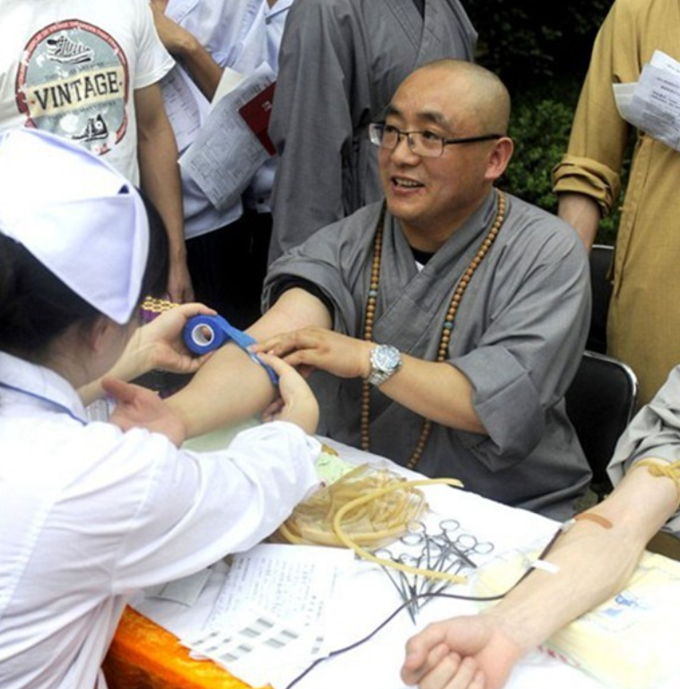 通缉犯徐心联：潜逃17年，初中生混成佛门高僧，一部手抄经卖50万