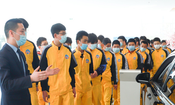 上海万通春季校企定向班开班在即，名额有限，报名趁现在