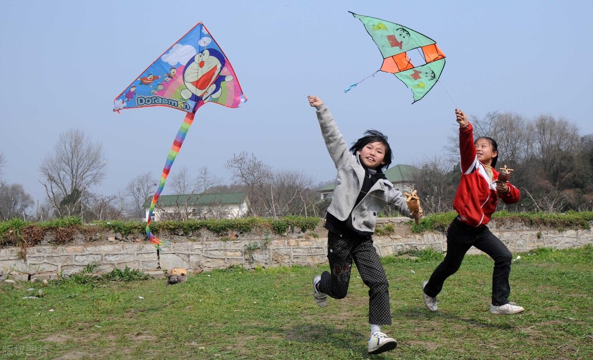 春天的话语，嫩芽、新绿、垂柳、青草、细雨、和风迎春意