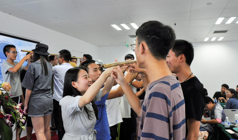 “编制”迎来新调整，三大岗位或将变成合同工，教师行业首当其冲