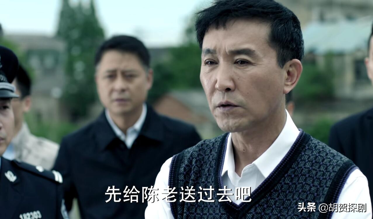 再看《人民的名义》：祁同伟十年不碰梁璐，是对当年一跪最狠报复