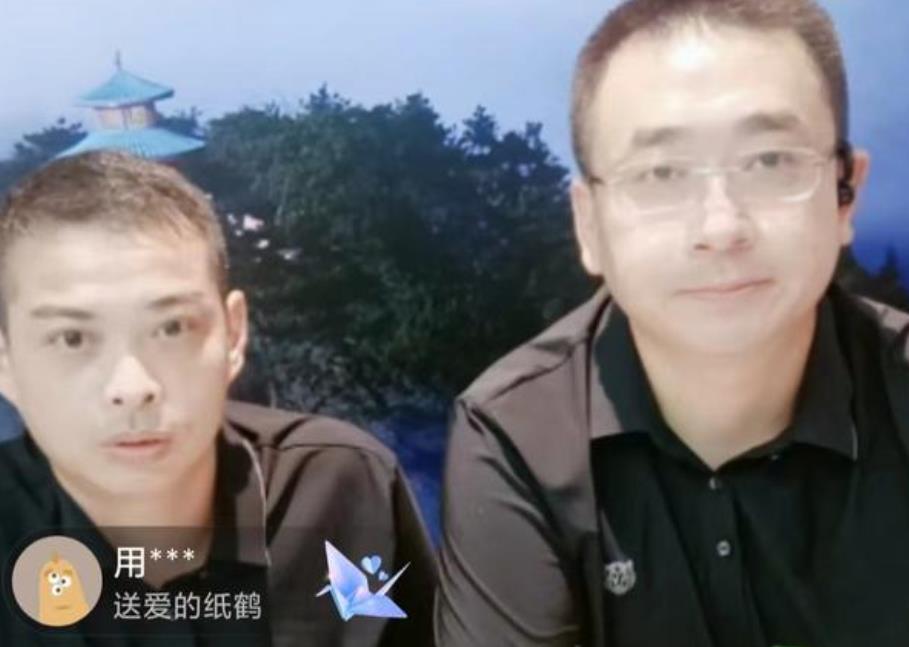 姚家男儿更新动态，晒街景感叹时光飞逝，网友力挺许姚田是一家人