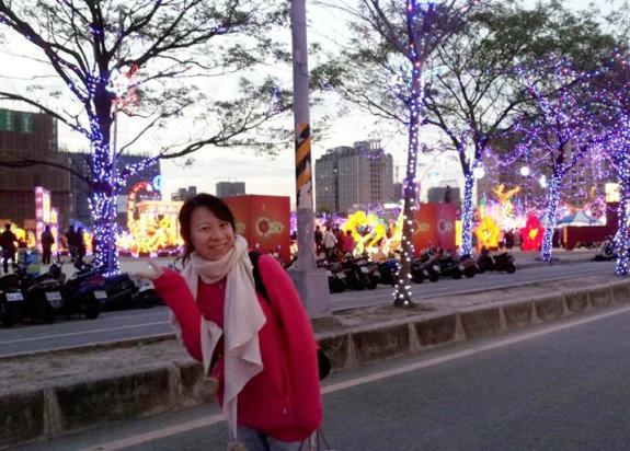 37岁的台湾女间谍许佳滢，利用金钱和美色，诱惑了21岁大陆的学生