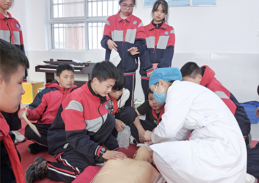 华阴市人民医院护理部开展“满意医院”创建主题活动