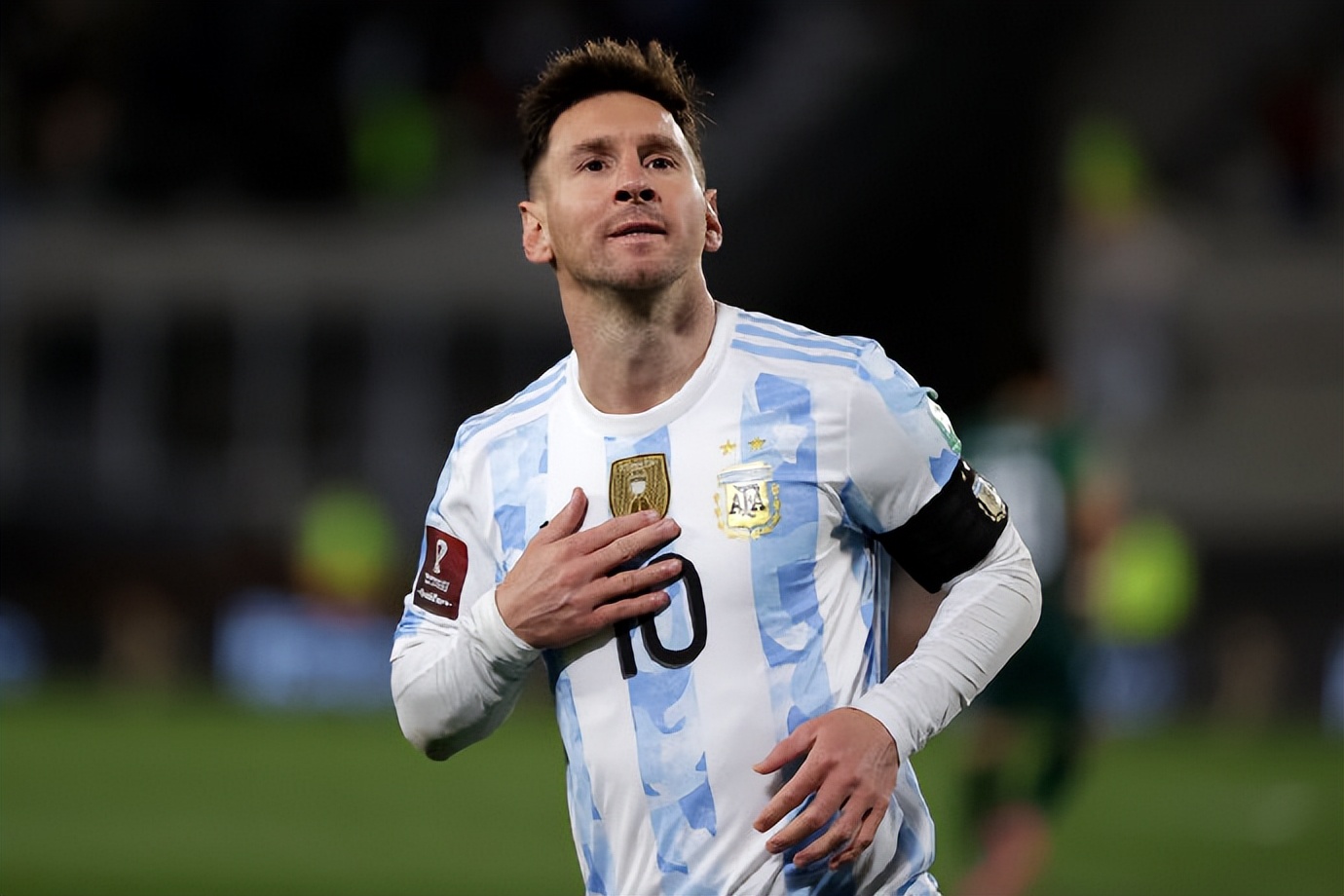 CCTV5直播！阿根廷迎世界杯首战，底线3-0，梅西出场=历史第一人