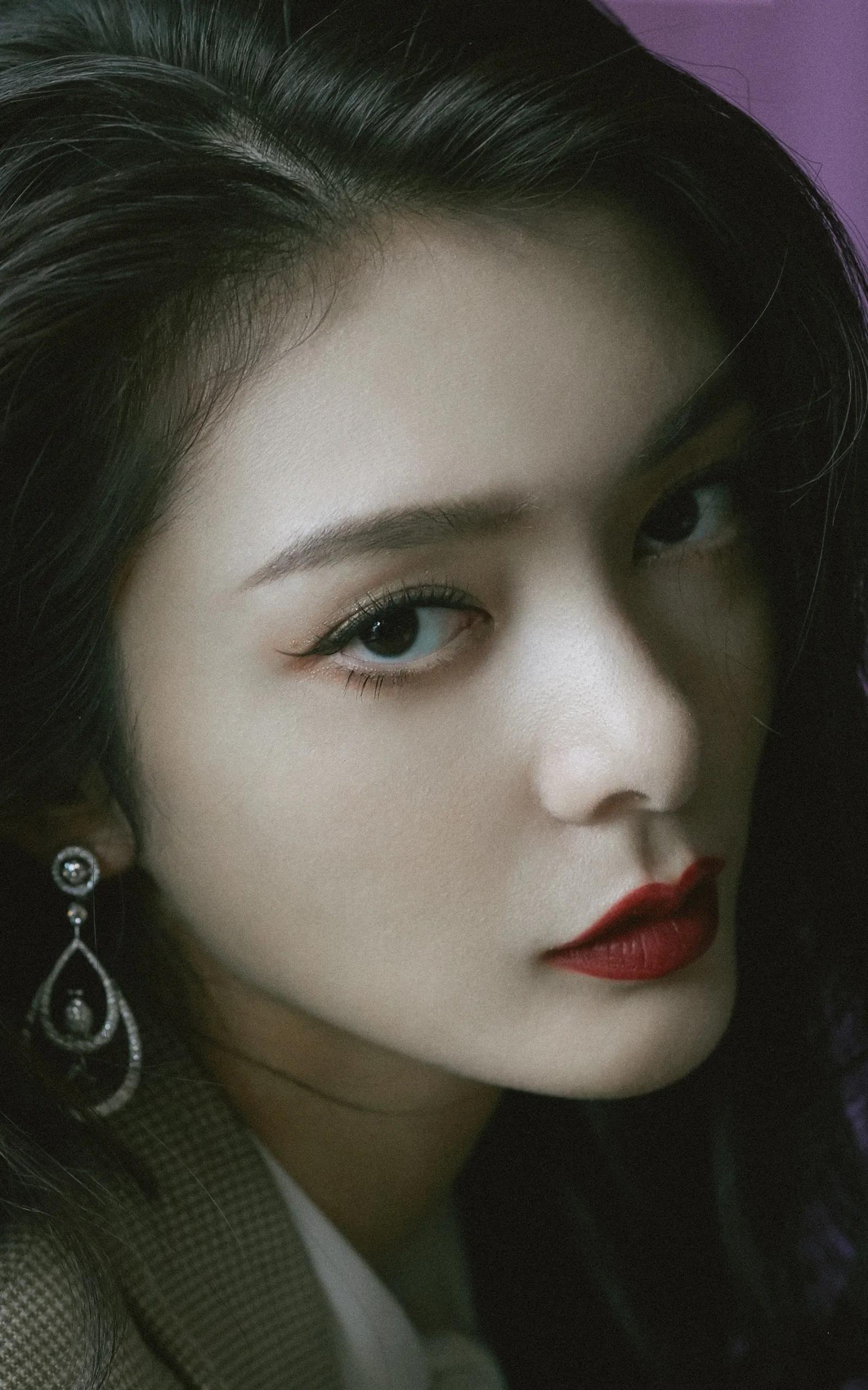 国内最顶尖的18位女星，你认为哪位是当之无愧的流量一姐？