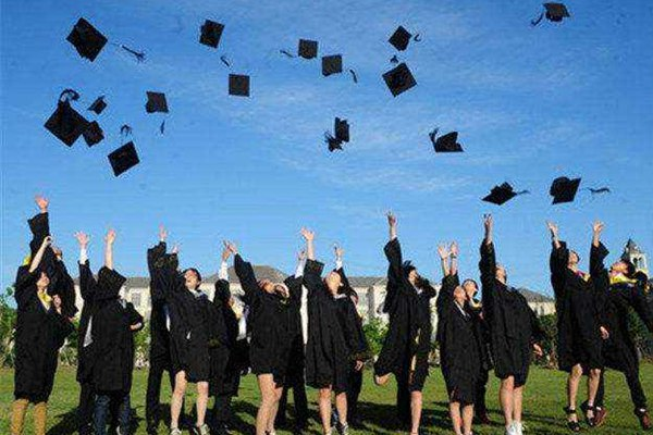 专科院校毕业后也能端上“铁饭碗”，这些学校赶紧收藏，很不错