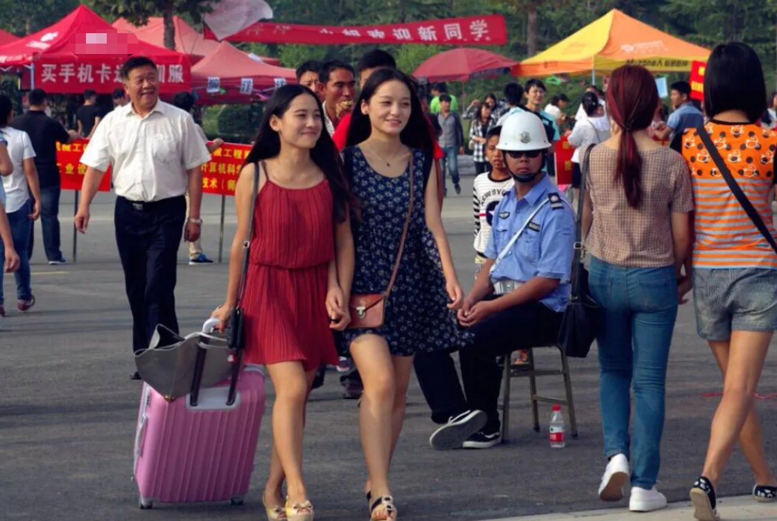 上大学省内好还是省外（上大学在省外VS省内）