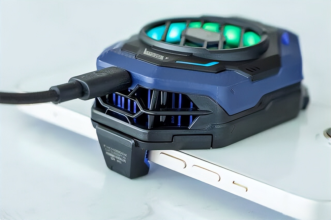 黑鲨推出funcooler3pro手机散热器,极速温降30°c