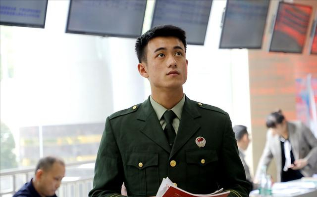 退役军人优待证4大功能，有助于激发年轻人的参军热情