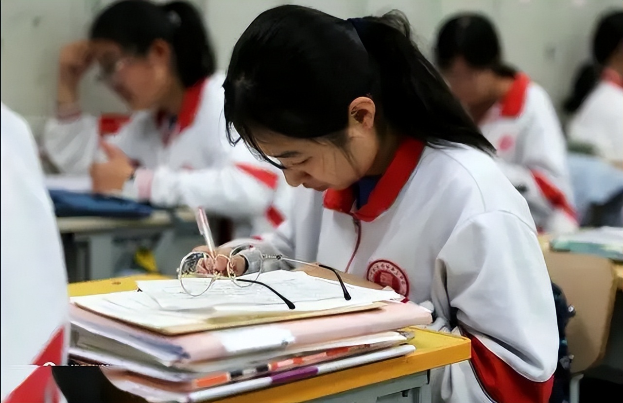 高考政策有“新调整”，3类考生将无缘参加高考，家里考生要清楚