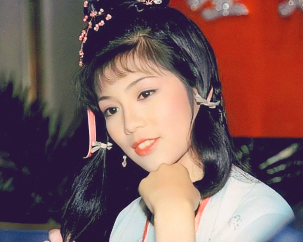 “俏黄蓉”翁美玲死因之谜：为情所困是事实，法医的细节令人深思