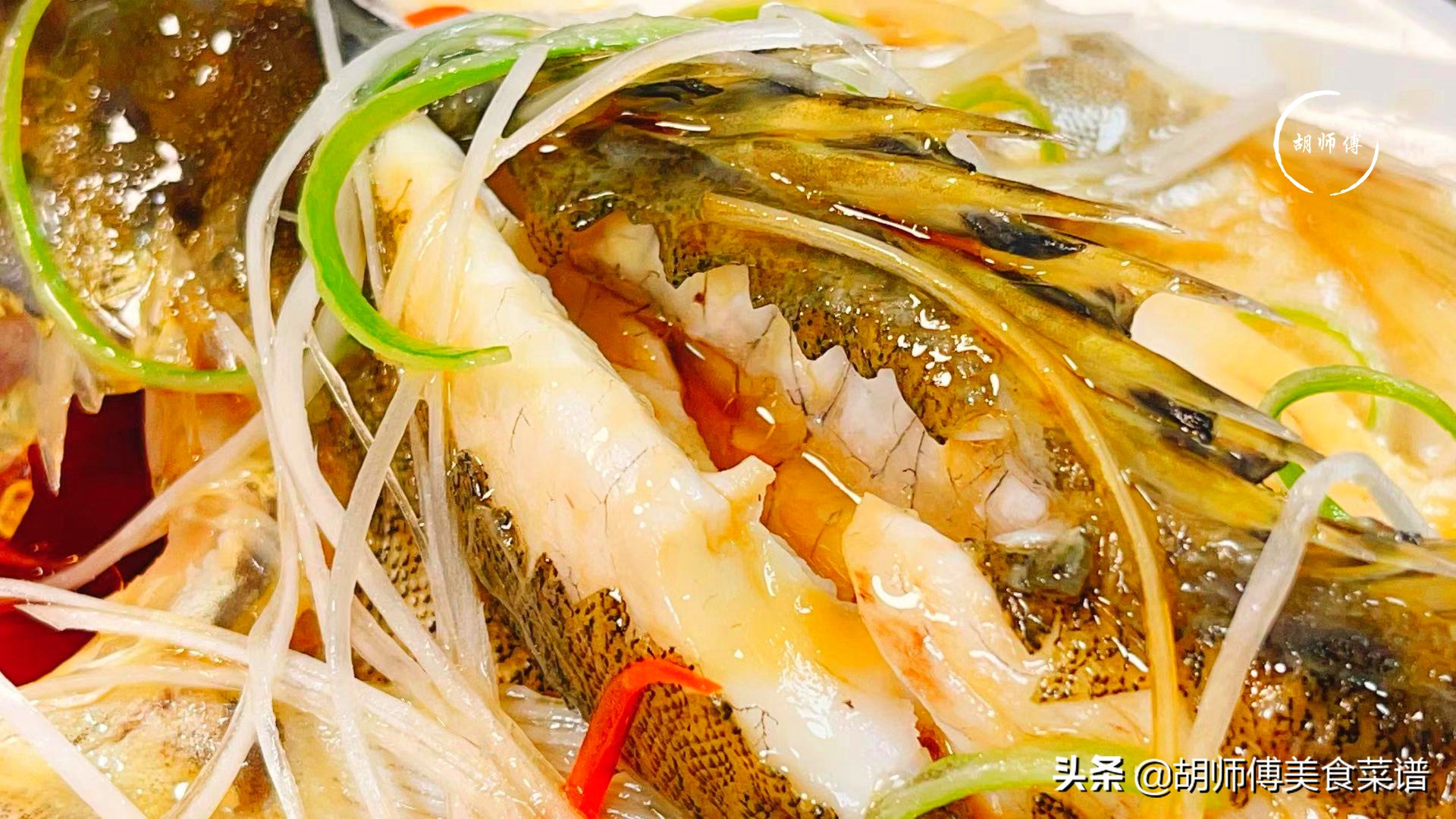 無論蒸什麼魚，這種調料不能放，很多人都會放，難怪魚肉又老又腥