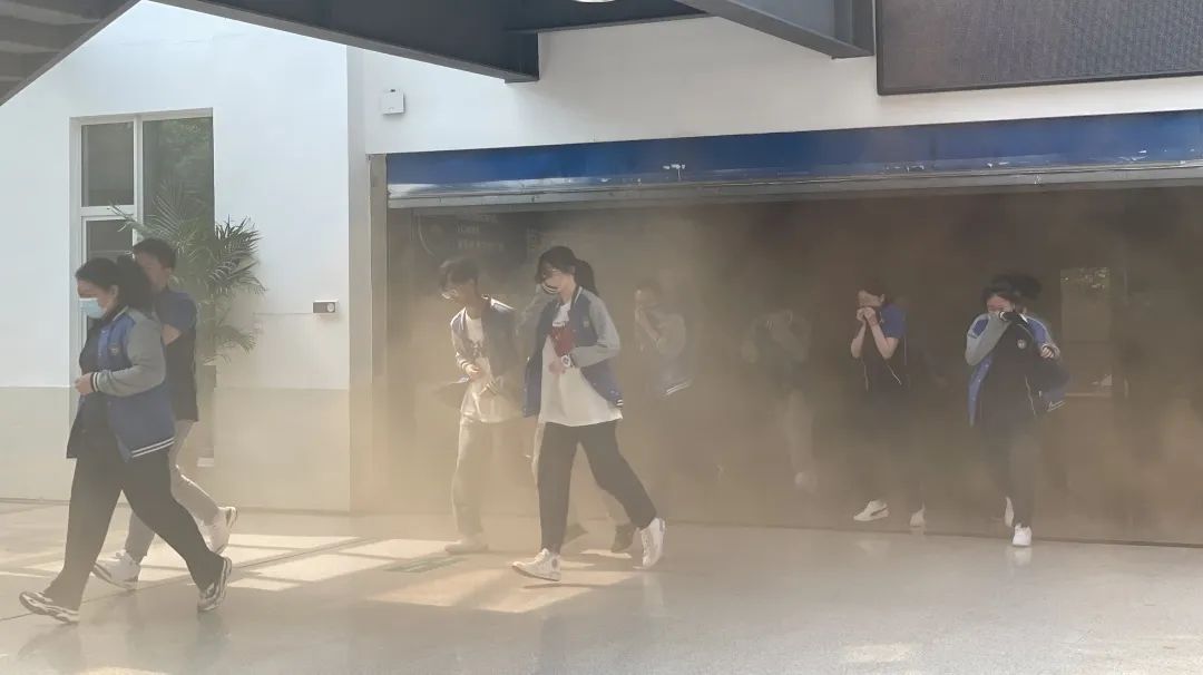 心系安全 警钟长鸣 | 我校组织开展全体师生消防安全疏散演练活动