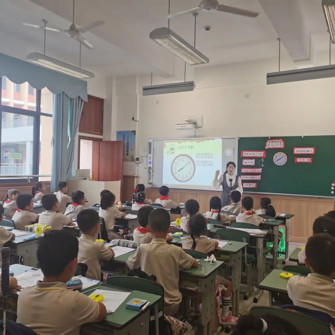 成都市双流区实验小学外国语学校举行课堂教学研讨活动