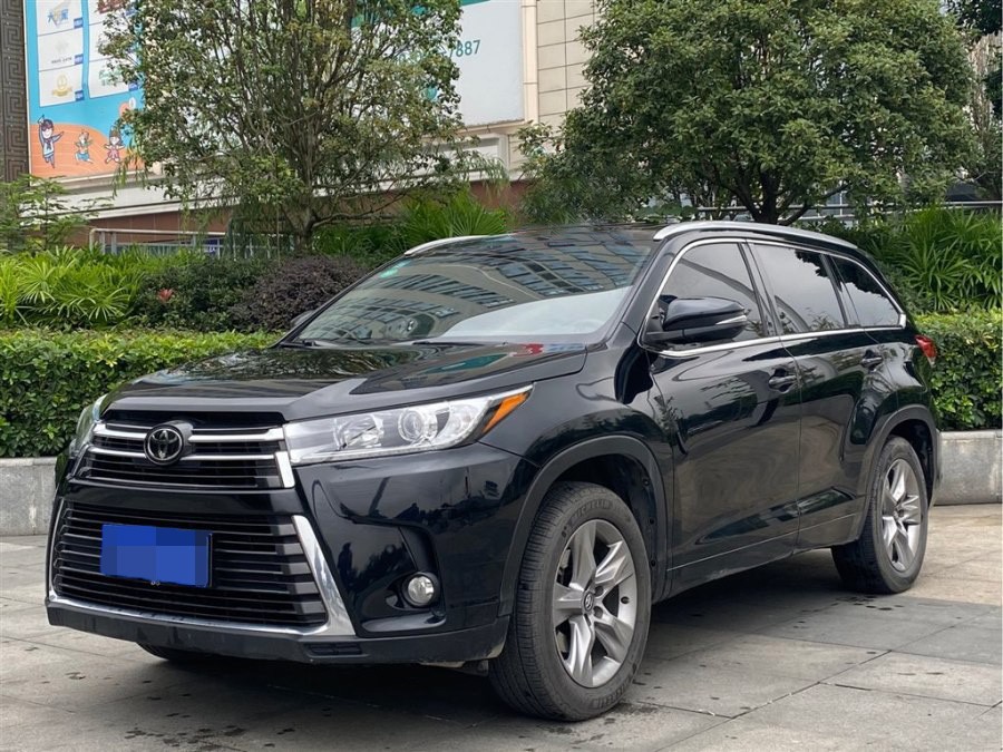 奥迪A4与汉兰达对比评测：豪华轿车还是家用SUV？