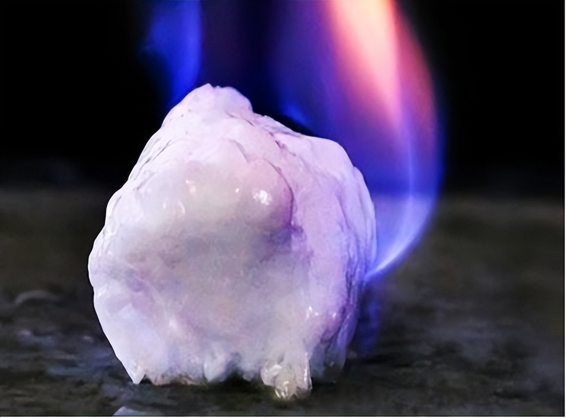 可燃冰能替代石油吗？探明的就够人类用1000年，开采难度有多大？