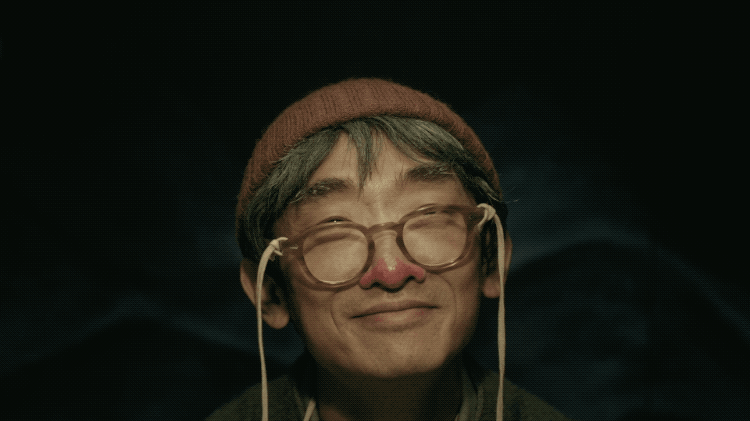 自称“野路子”出身，他却拍出口碑异常火爆的神片