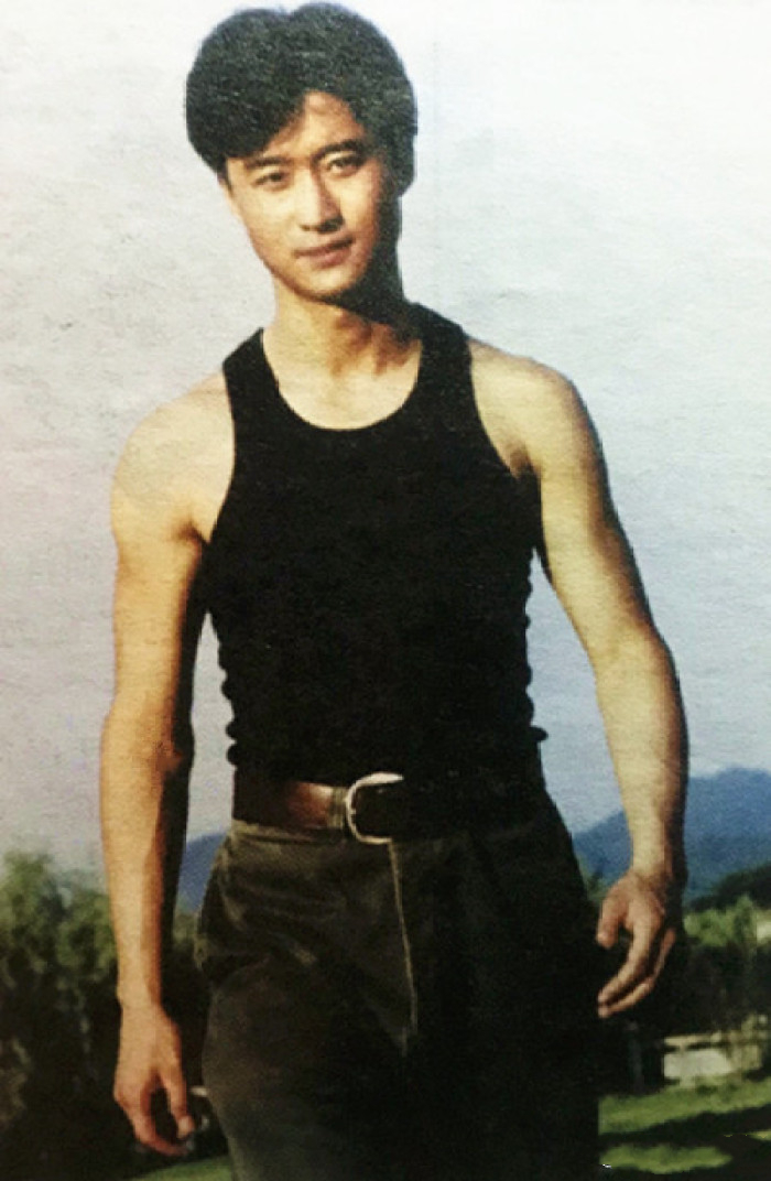 演艺圈5对“莫逆之交”，互当“损友”19年，拍结婚照也带在身边