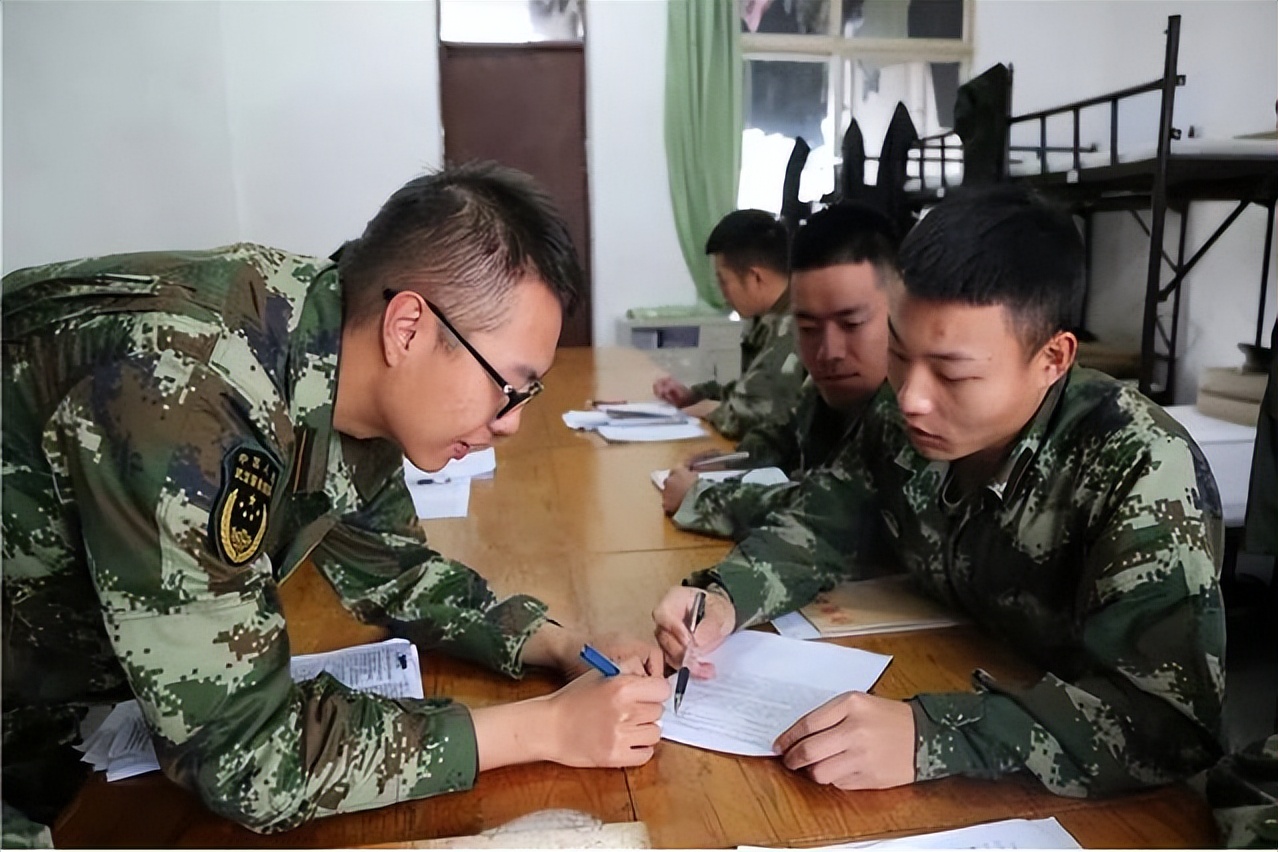 大学生参军标准“升级”，有4类同学或不能当兵，条件突出也不行