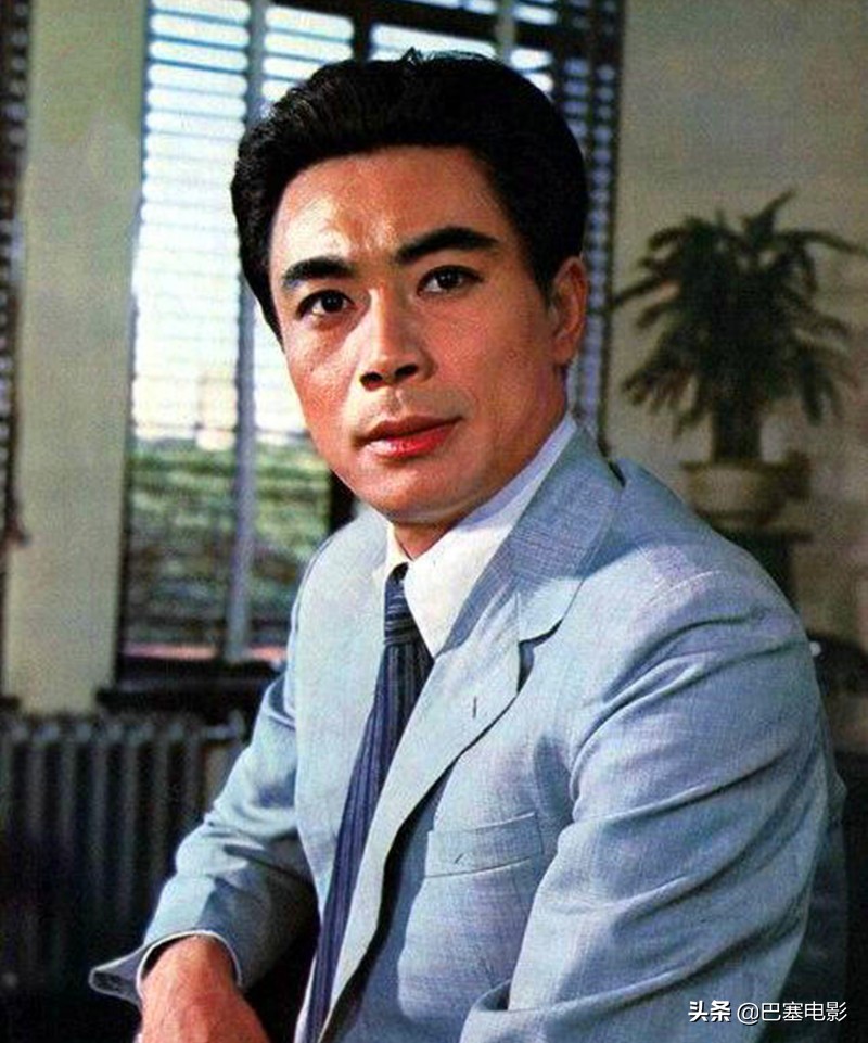 青年周恩来别硬演，朱亚文印象深，陈坤黄晓明不沾边，靳东也一般