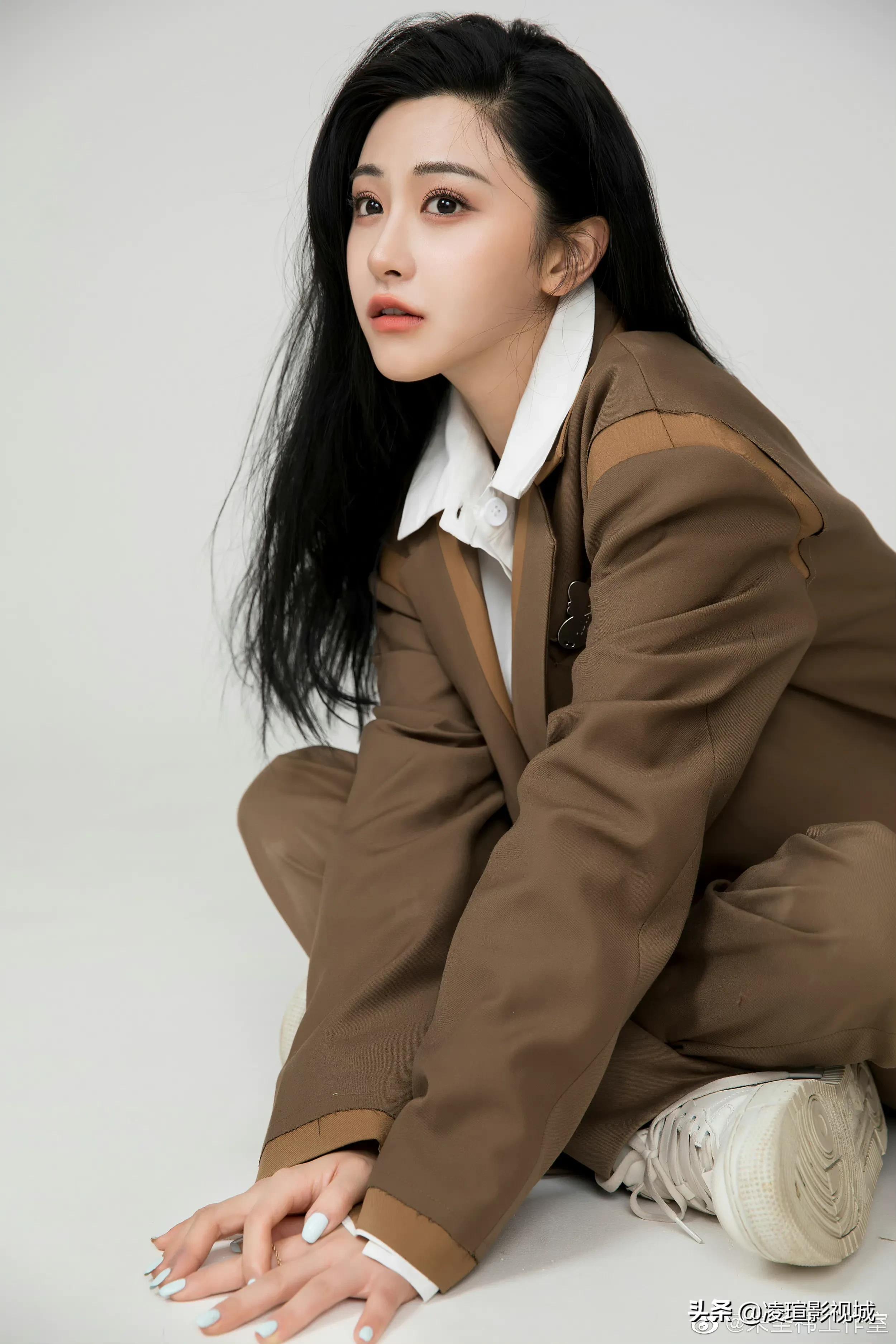 明星壁纸图片分享：朱圣祎（1）