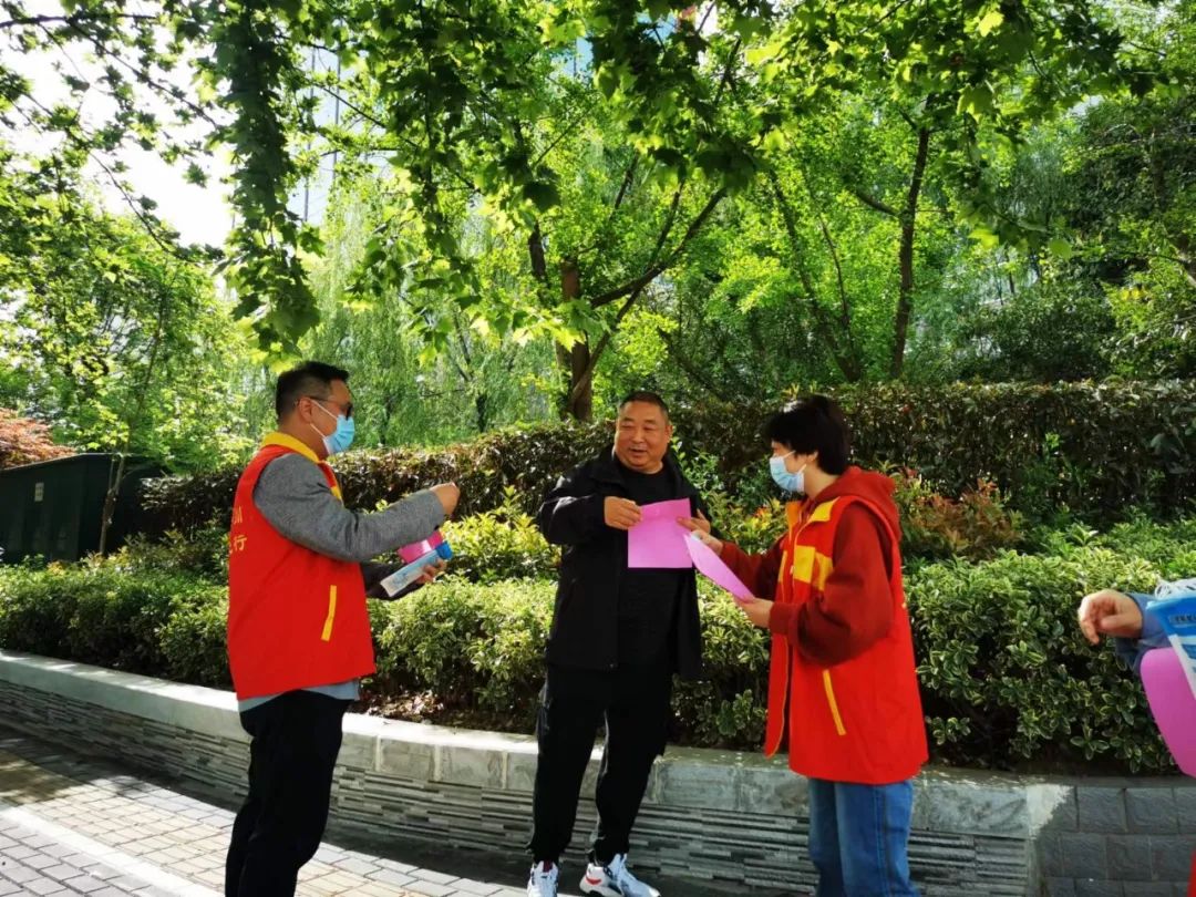 栾川县开展第34个爱国卫生月集中活动
