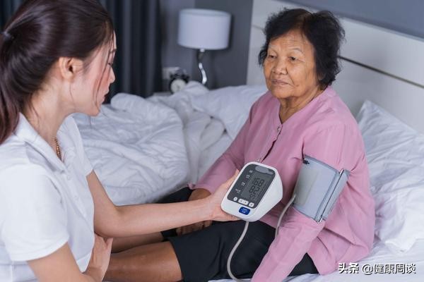 新的血压标准你知道？日常该如何判断自己血压是否偏高？一文科普
