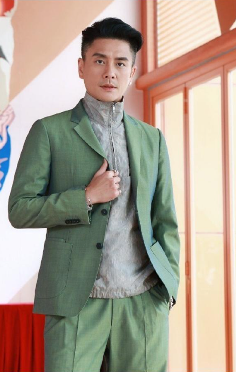 “高开低走”的7位港星，个个红极一时，却将一手好牌打得稀烂