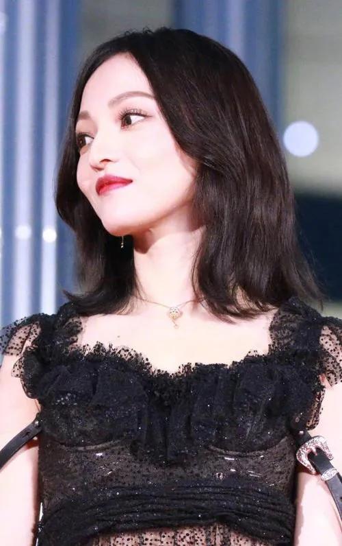 媒体曝光张韶涵参加某节目的生图，网友表示生图像阿姨