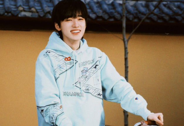 宋亚轩给高中班主任送礼，物品虽小但有创意，老师喊话高考顺利