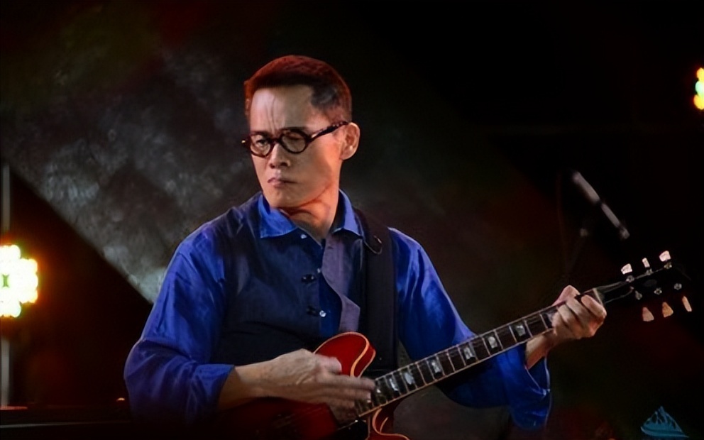 李宗盛叫他大哥，唱歌跑调公鸭嗓却被称为乐坛大佬，罗大佑凭什么