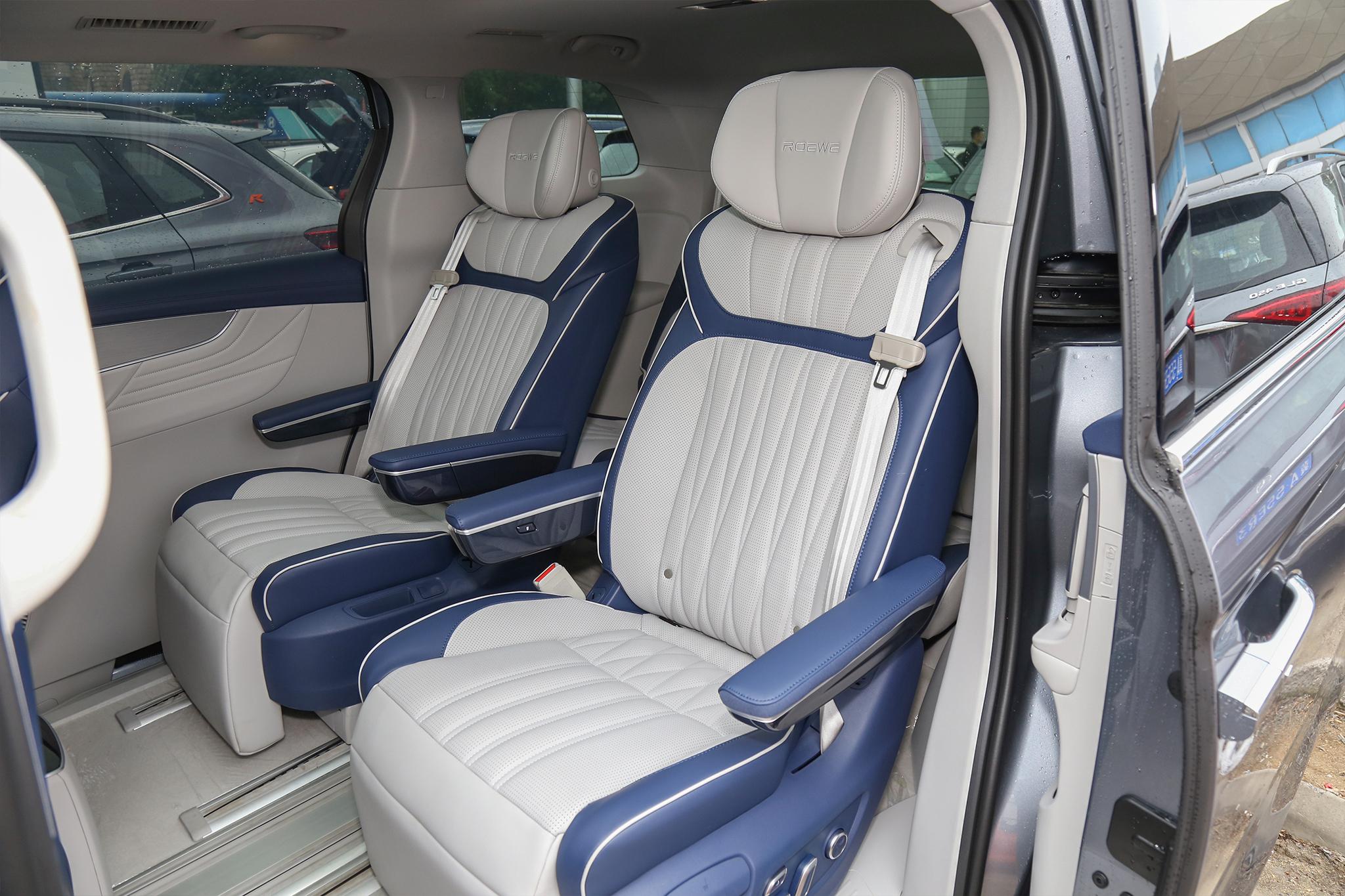 经常全家出游，首选这3台MPV，252马力+8AT，配头等舱座椅