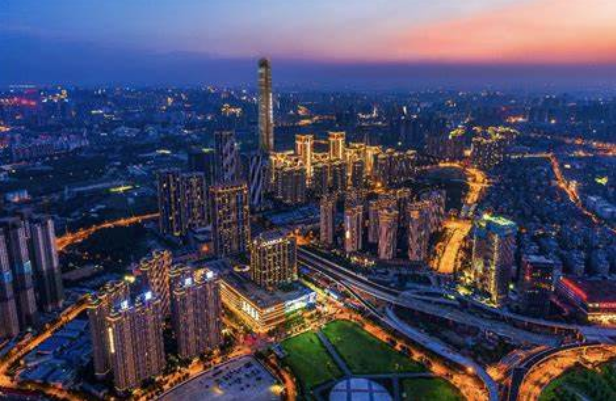 2007年武汉女大学生失踪，父母卖房寻找，12年后出现在母校废弃房