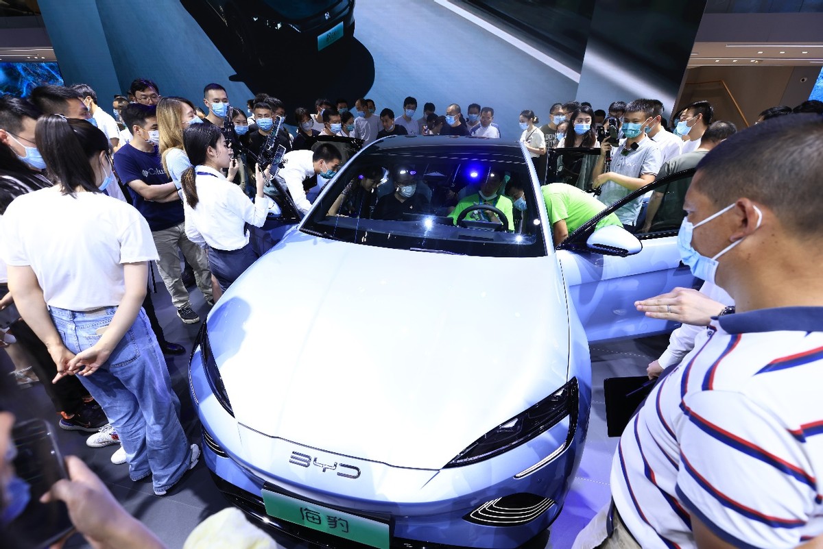 重慶車展比亞迪海豹西區(qū)首次亮相