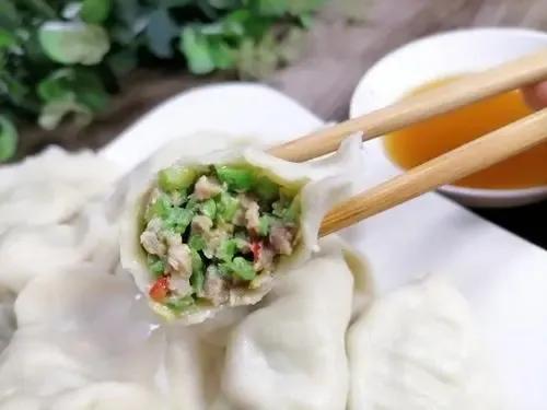 胡萝卜牛肉饺子馅的做法（居家必备的8款饺子馅详解）
