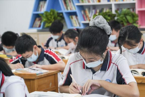 山东一地迎来“坏消息”，学生暂停线下活动，恢复时间另外通知