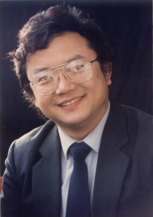 王刚和成方圆离婚21年了,他们的生活相差太大