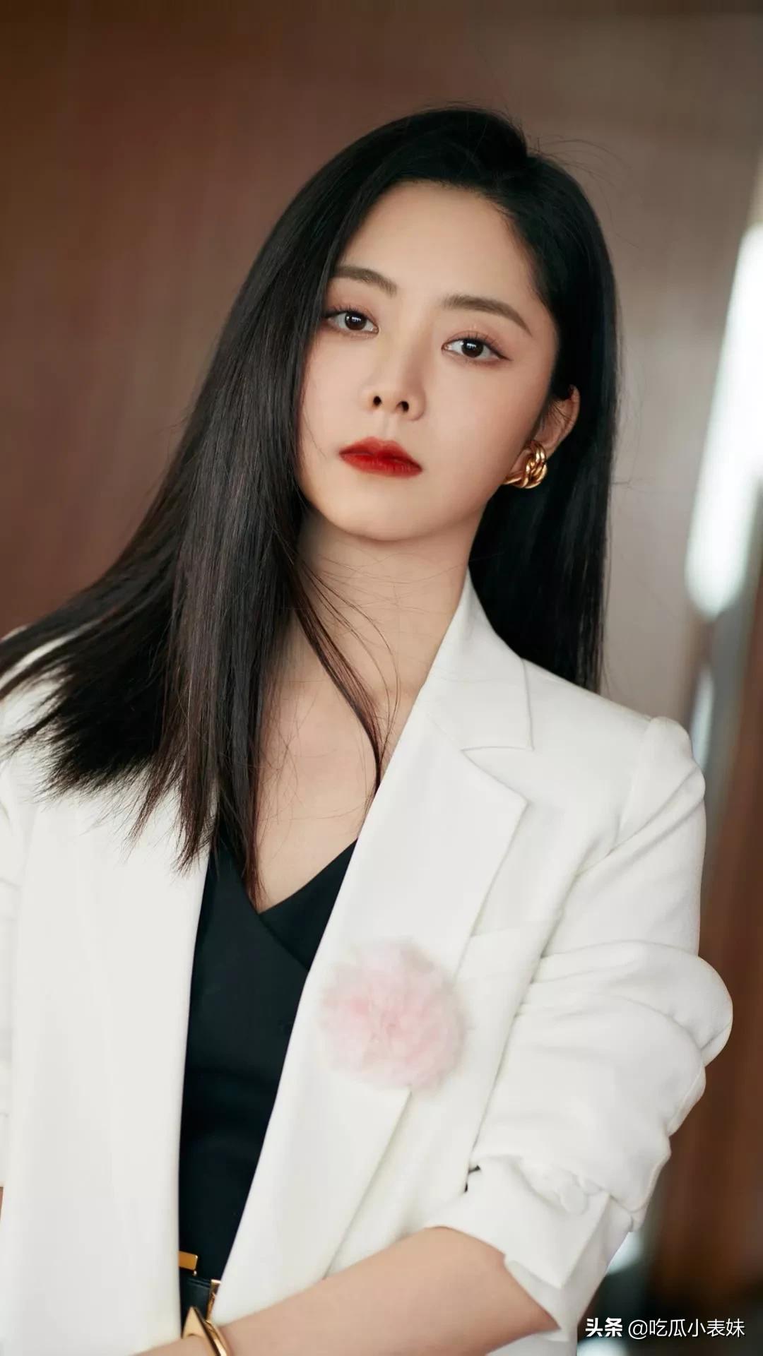 谭松韵，迷人的娃娃脸，甜美可爱