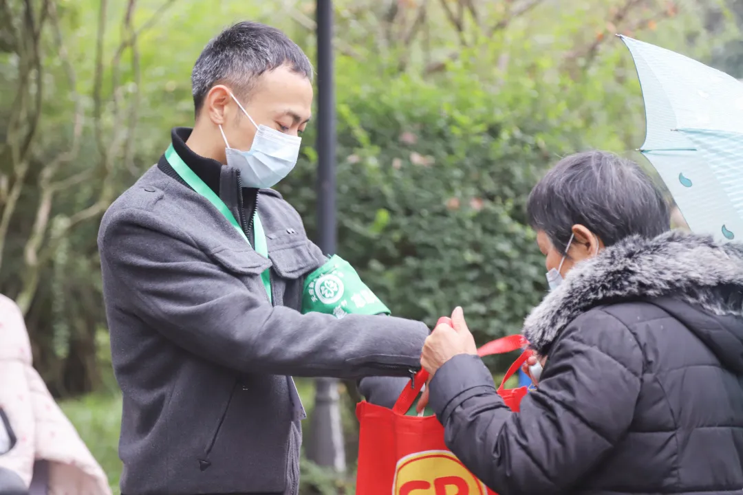 今天，你“苗”了吗？直击南湖小学新冠疫苗接种现场