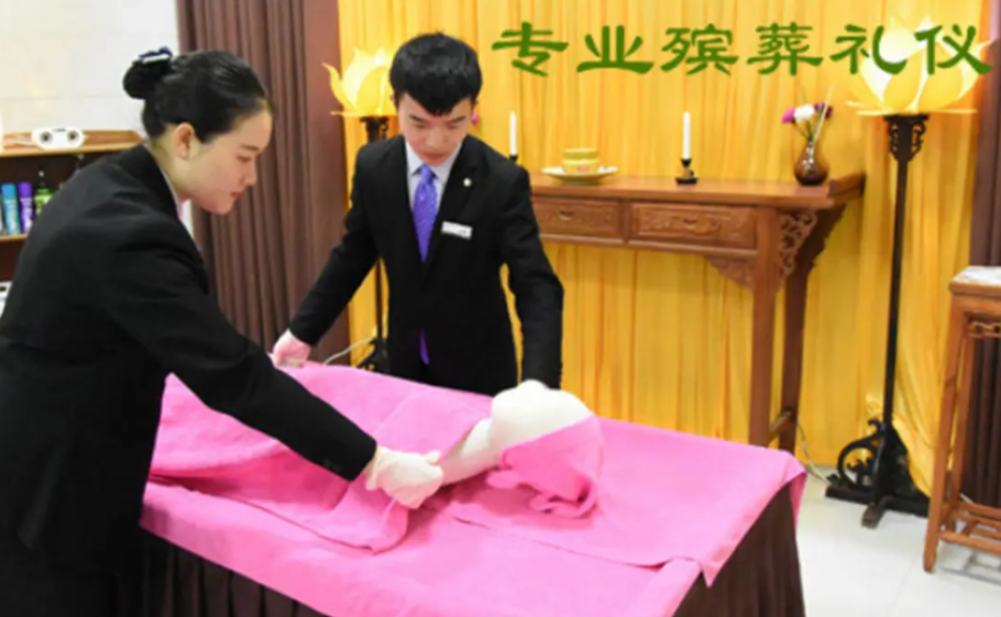 某“寺院”招聘会计，带编制月薪1.5万，大学生“抢破头”报考