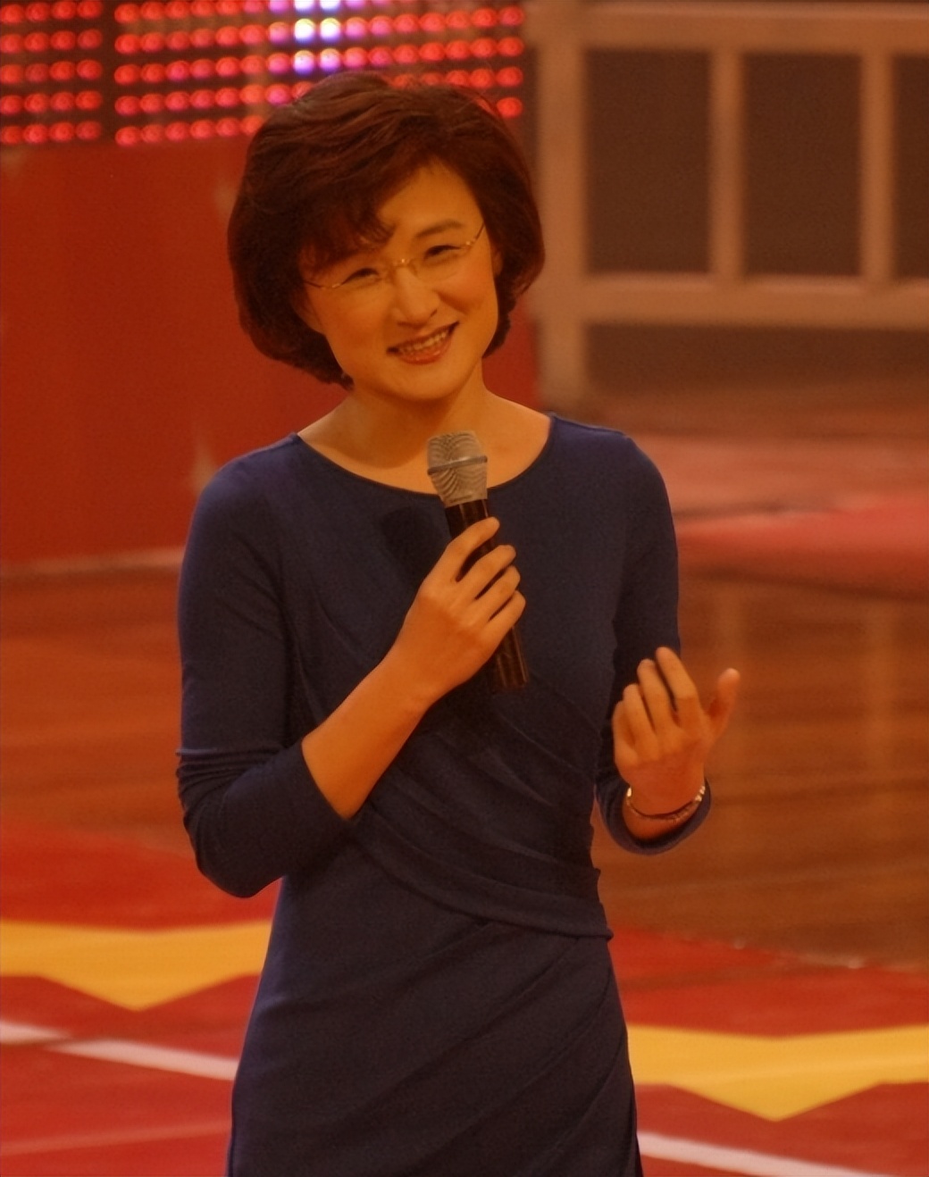 从"央视名嘴"到"滚出主持界",董倩到底经历了什么?