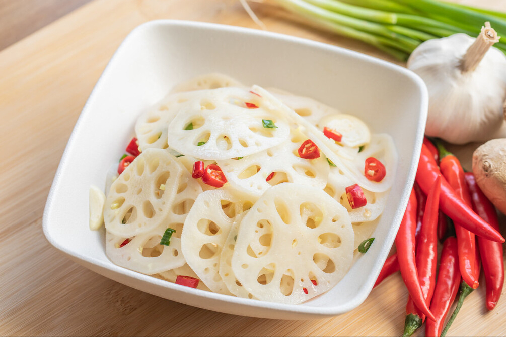 凉拌藕片,一焯水就变黑,大厨教你3招,藕片洁白如玉,口感爽脆